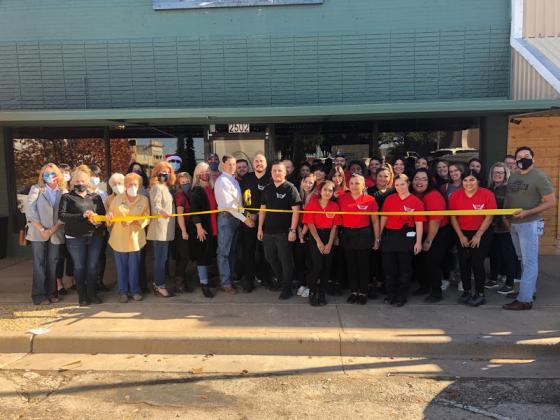 The Snyder Chamber of Commerce held a ribbon cutting to celebrate the grand opening of GiVi’s Pub.