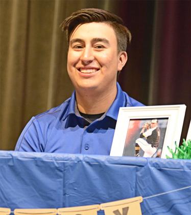 Leeroy Tavarez signed a letter of intent to play baseball for Odessa College. Tavarez played football and is a member of the Snyder Tiger baseball team.