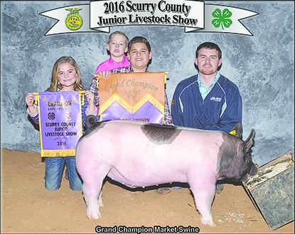 Snyder’s Jaxon Collier (second from right) showed the grand champion pig at the 2016 Scurry County Junior Livestock Association show. Also pictured are (l-r) Tymrie Collier, Jagger Collier and judge Josh Brockman.