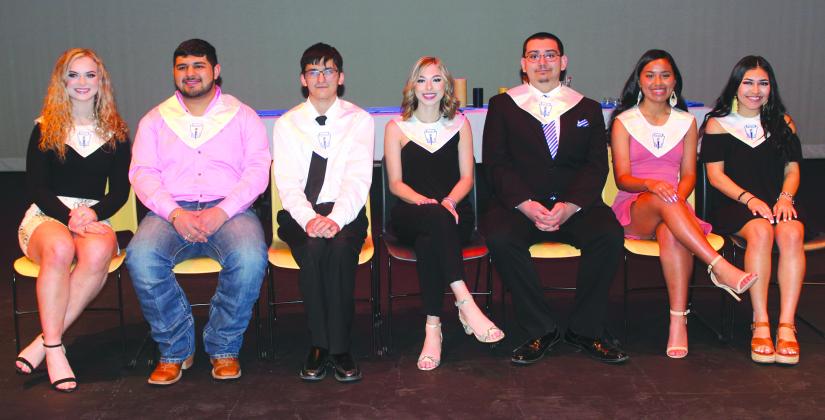 Snyder High School’s National Honor Society inducted 38 new members during a ceremony Sunday afternoon. Pictured above are (l-r) National Honor Society senior inductees Tegan Dickson, Alfredo Hernandez, Randy Hernandez, Macie Palacios, Antonio Rangel, Stephanie Rios and Chloe Rodriguez.