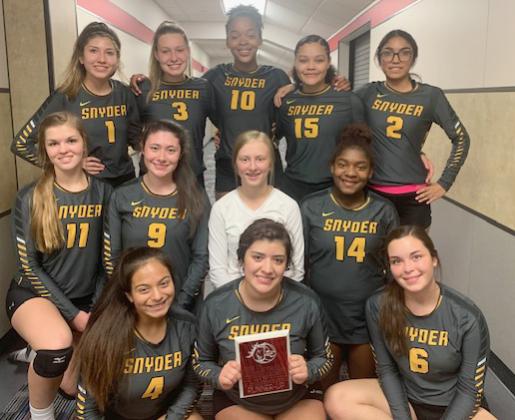 Members of the Snyder JV volleyball team pictured on the front row are (l-r) Ysenia Ruiz, Alex Salinas and Shelby Salinas. On the middle row are Eliza Cowley, Alexia Estrada, Dayz Lentz and Neheva Williams. On the back row are Brianna Richburg, Paige Steelman, Joanie Burns, Ke’Odisty Daniels and Amy Martinez.